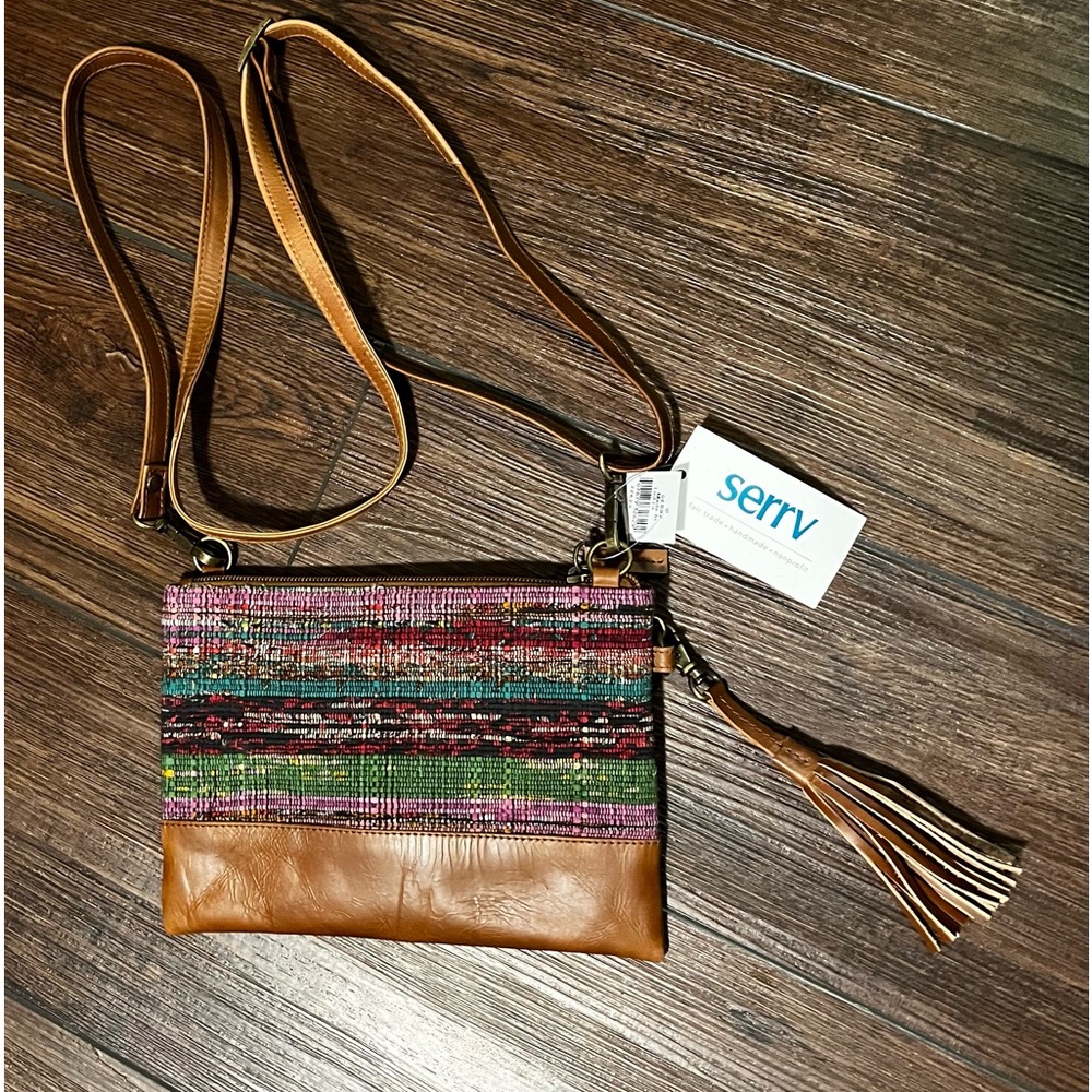 NWT serrv Crossbody, wristlet, shoulder bag. Three-in-one.